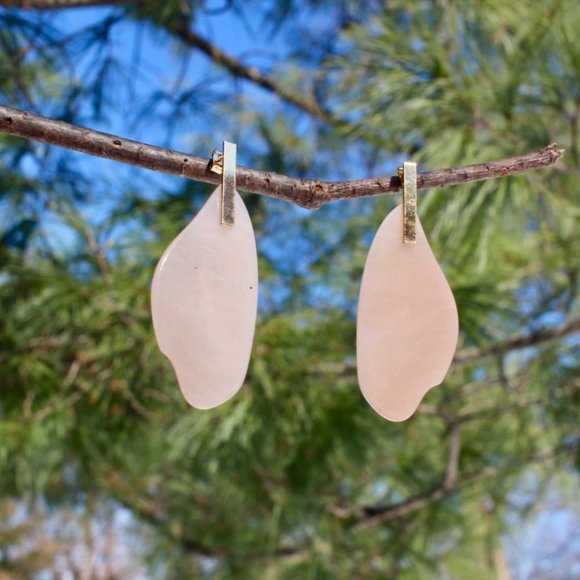 18K Gold Blush Pink Cream Teardrop Earrings - Picture 1 of 9